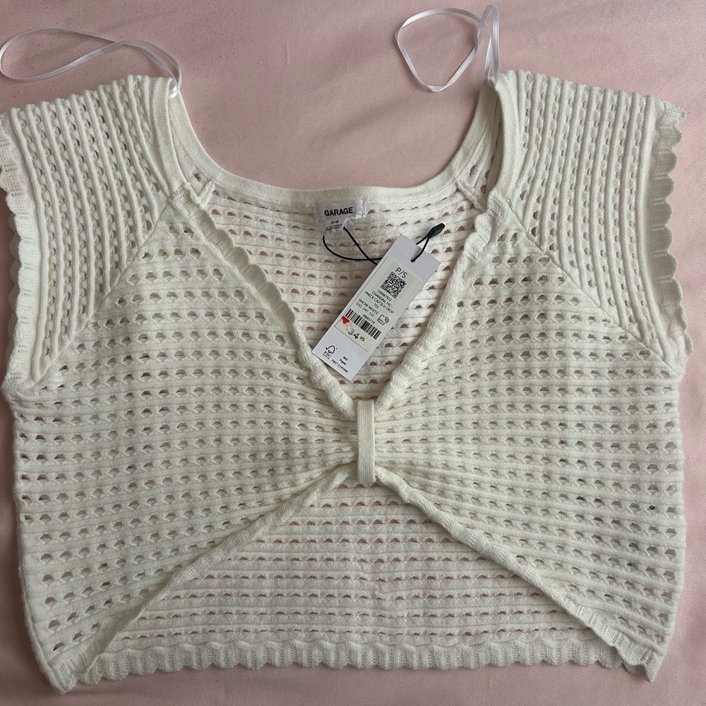Garage Snow White V-Neck Crop Tee